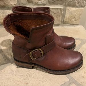Super Cute Women’s Brown Leather Frye Boots 5.5